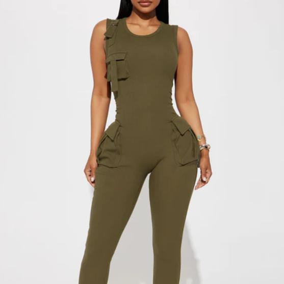 Round neck multi-pocket jumpsuit